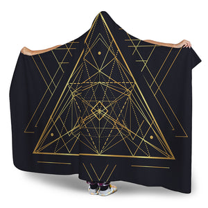 Geometric Pyramid Print Hooded Blanket