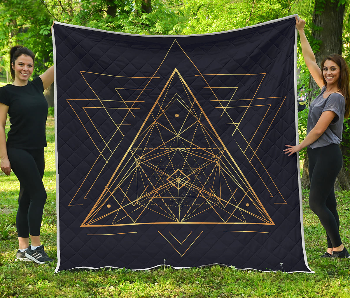Geometric Pyramid Print Quilt