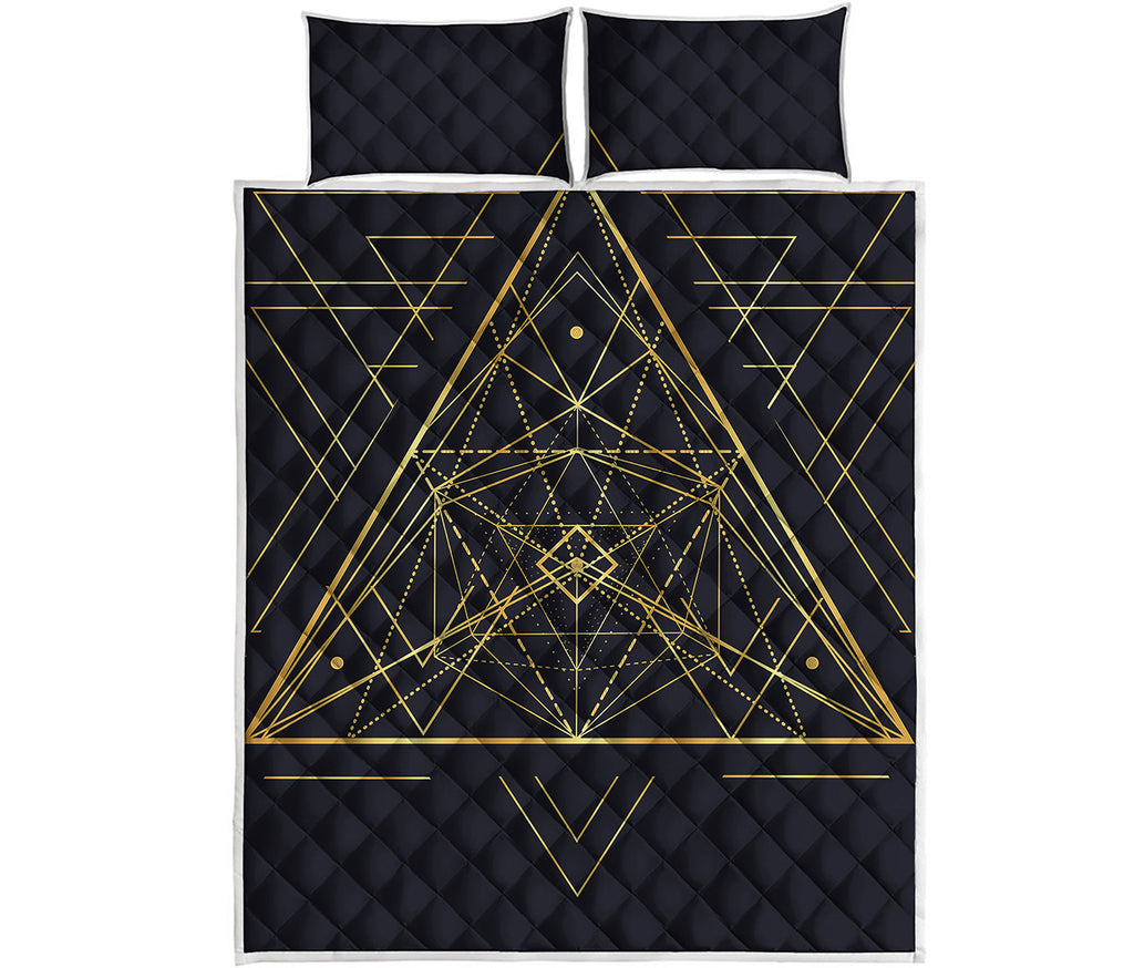 Geometric Pyramid Print Quilt Bed Set