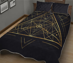 Geometric Pyramid Print Quilt Bed Set