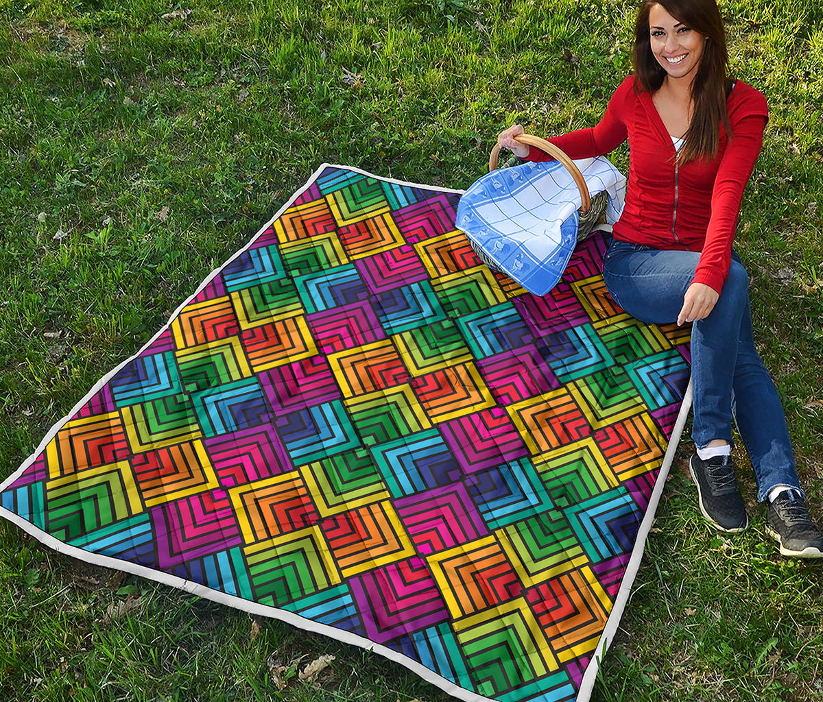 Geometric Rainbow Pattern Print Quilt