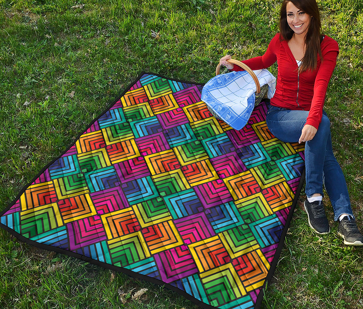 Geometric Rainbow Pattern Print Quilt