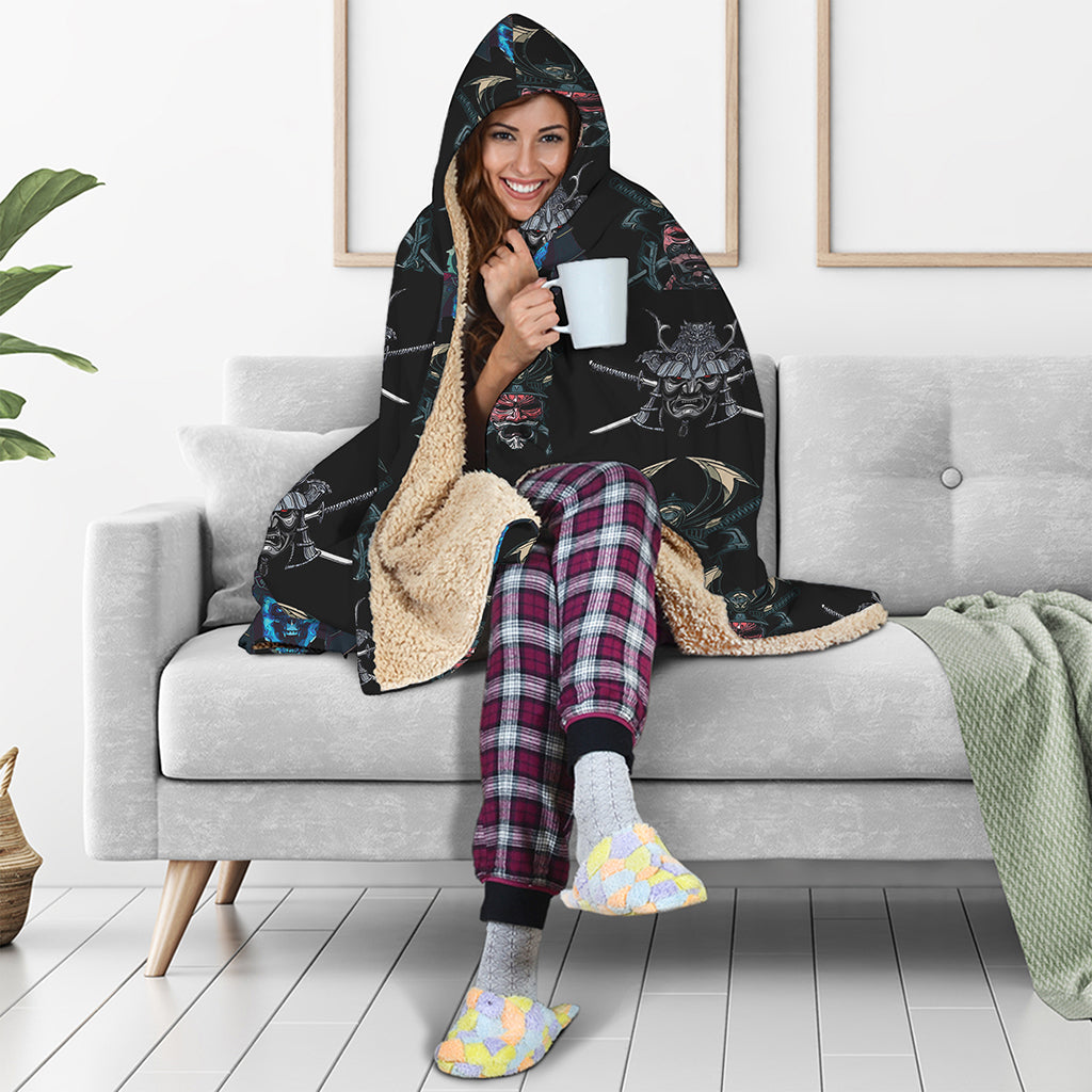Ghost Samurai Mask Pattern Print Hooded Blanket