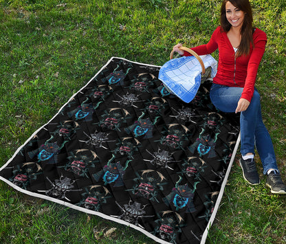Ghost Samurai Mask Pattern Print Quilt