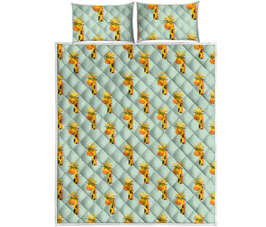 Giraffe With Glasses Pattern Print Quilt Bed Set