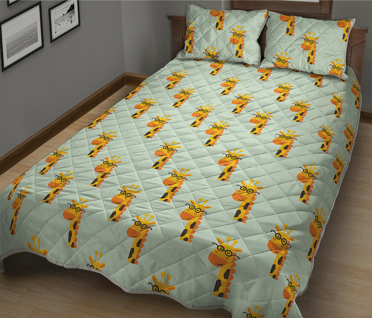 Giraffe With Glasses Pattern Print Quilt Bed Set