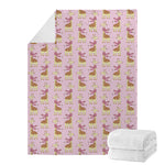 Giraffe With Scarf Pattern Print Blanket