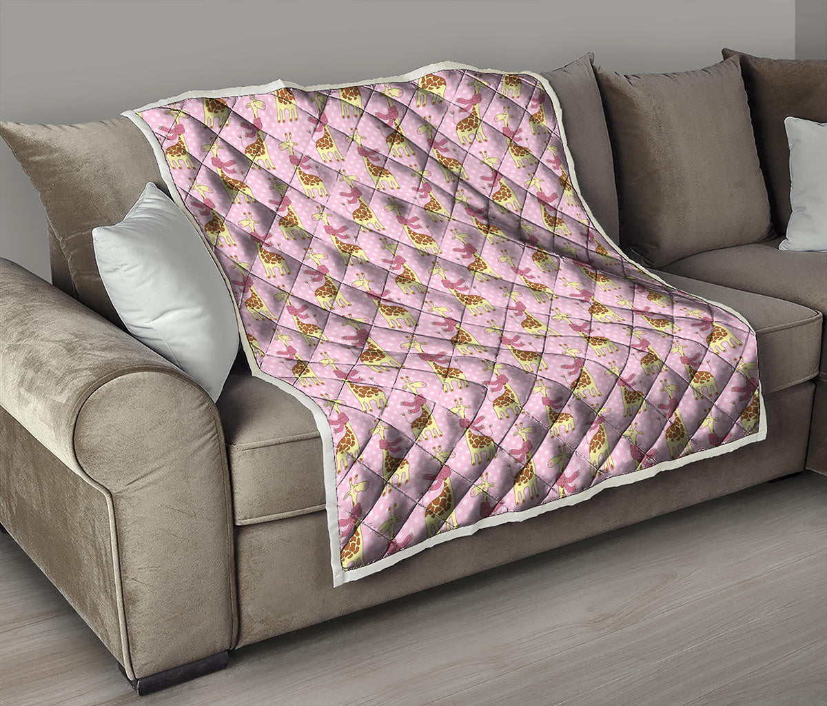 Giraffe With Scarf Pattern Print Quilt