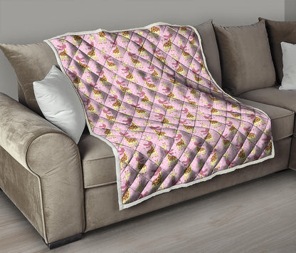 Giraffe With Scarf Pattern Print Quilt