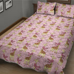 Giraffe With Scarf Pattern Print Quilt Bed Set