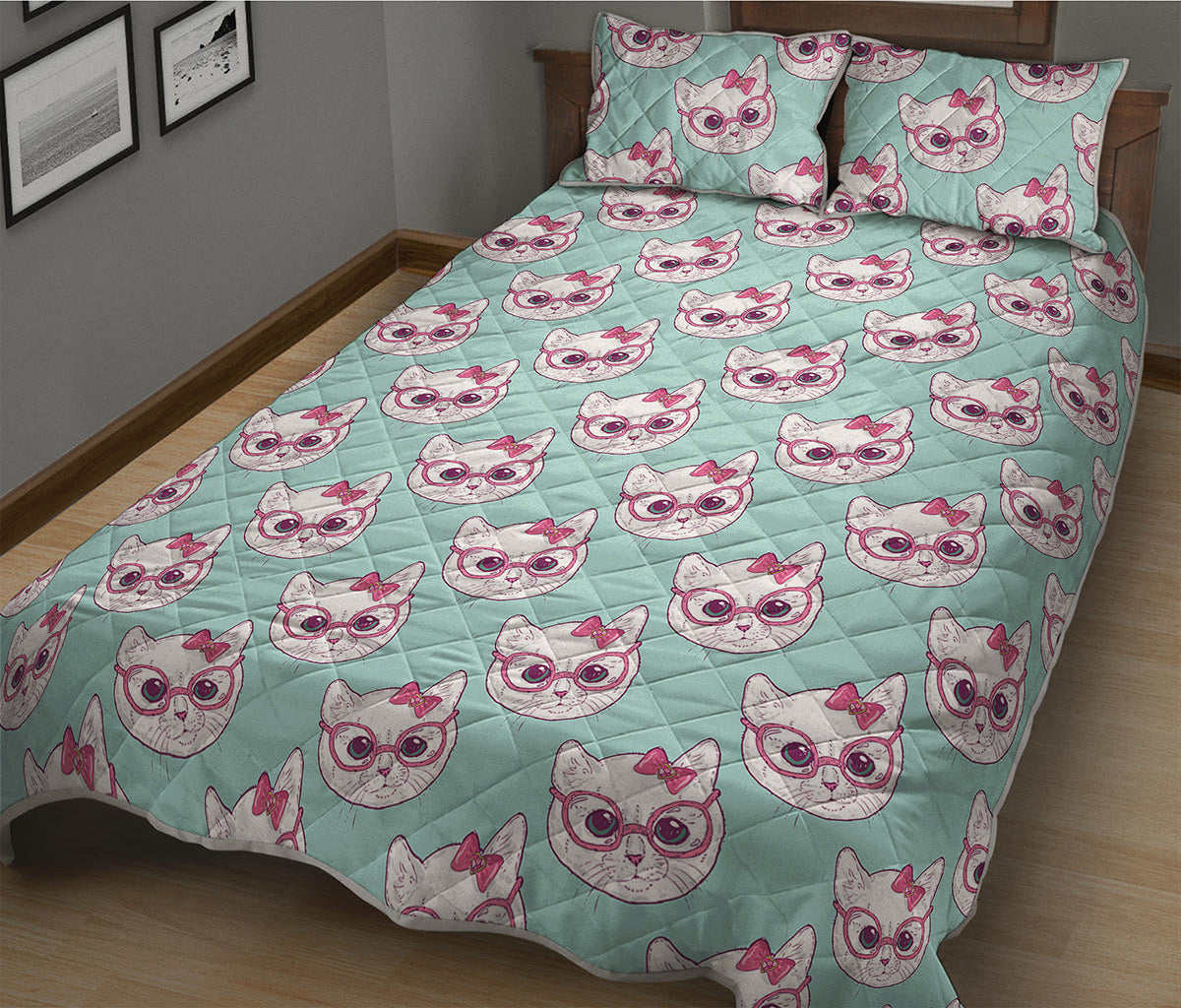 Girly Cat With Glasses Pattern Print Quilt Bed Set