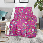 Girly Peace Sign And Love Pattern Print Blanket