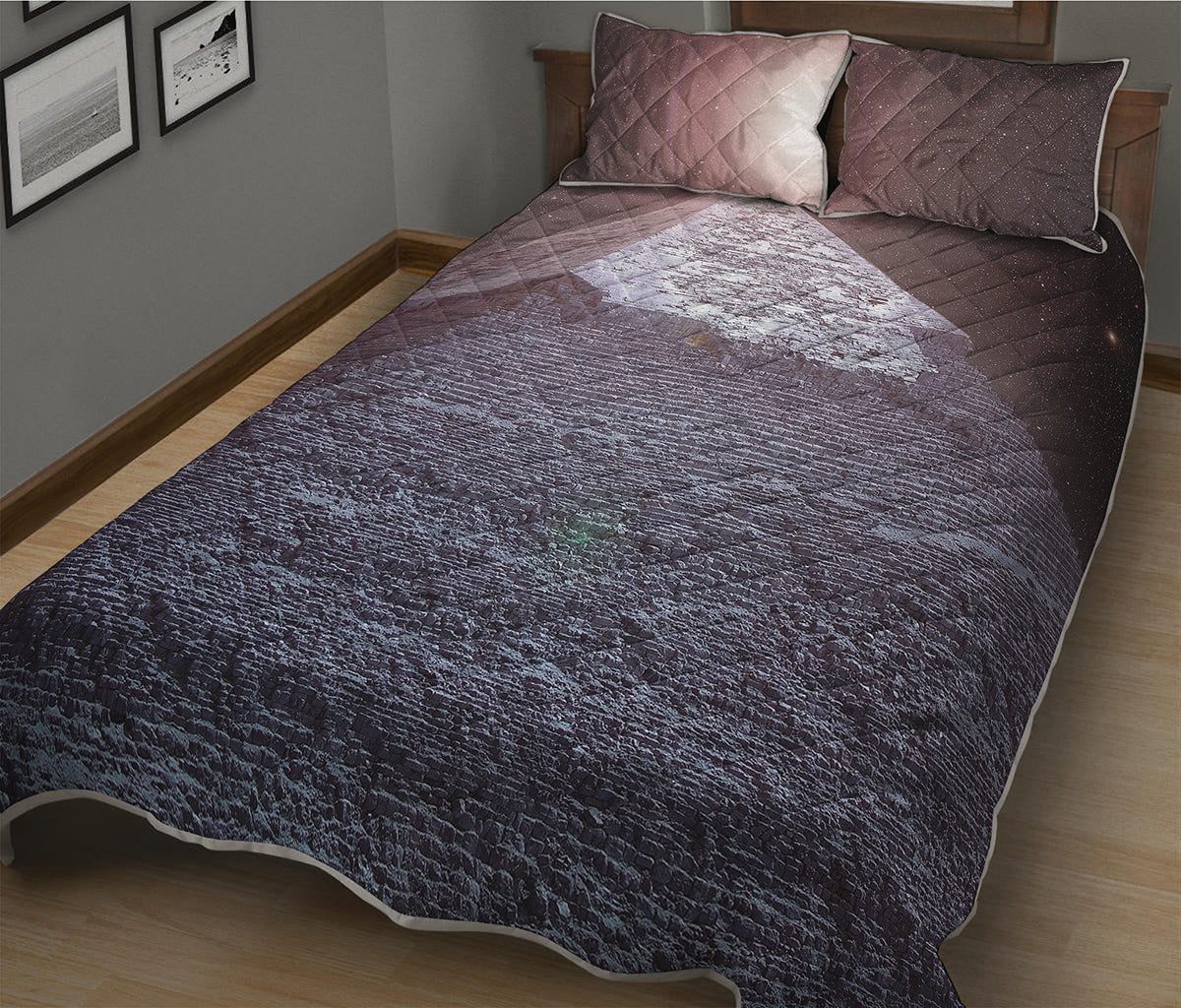 Giza Pyramid Print Quilt Bed Set
