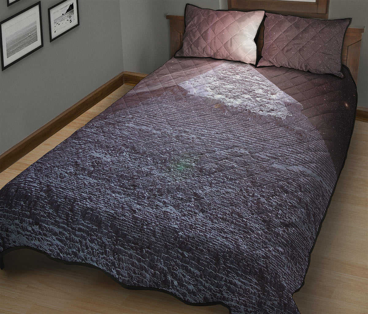Giza Pyramid Print Quilt Bed Set
