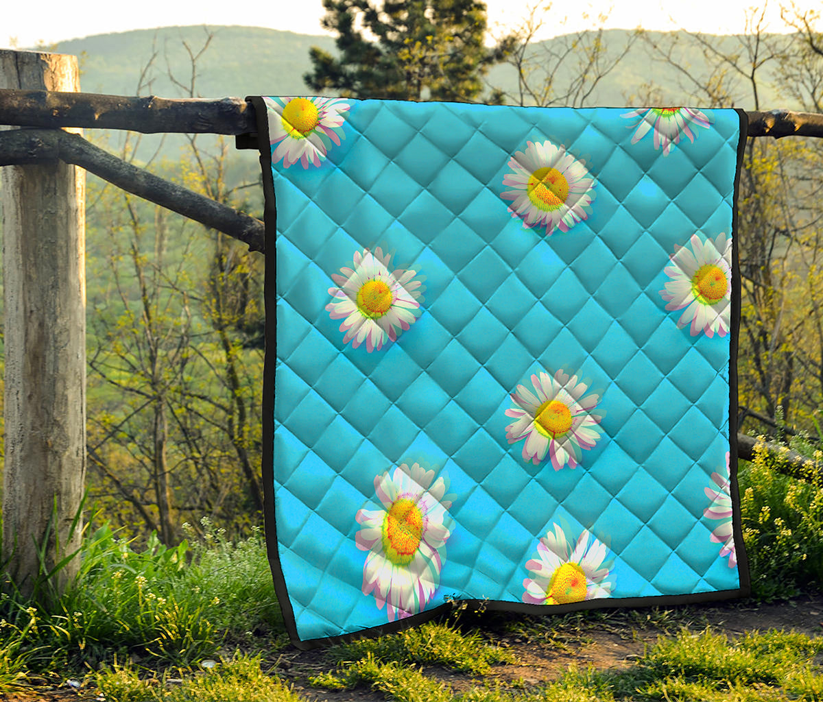 Glitch Daisy Flower Print Quilt
