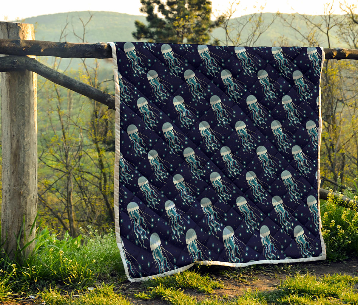 Glowing Jellyfish Pattern Print Quilt