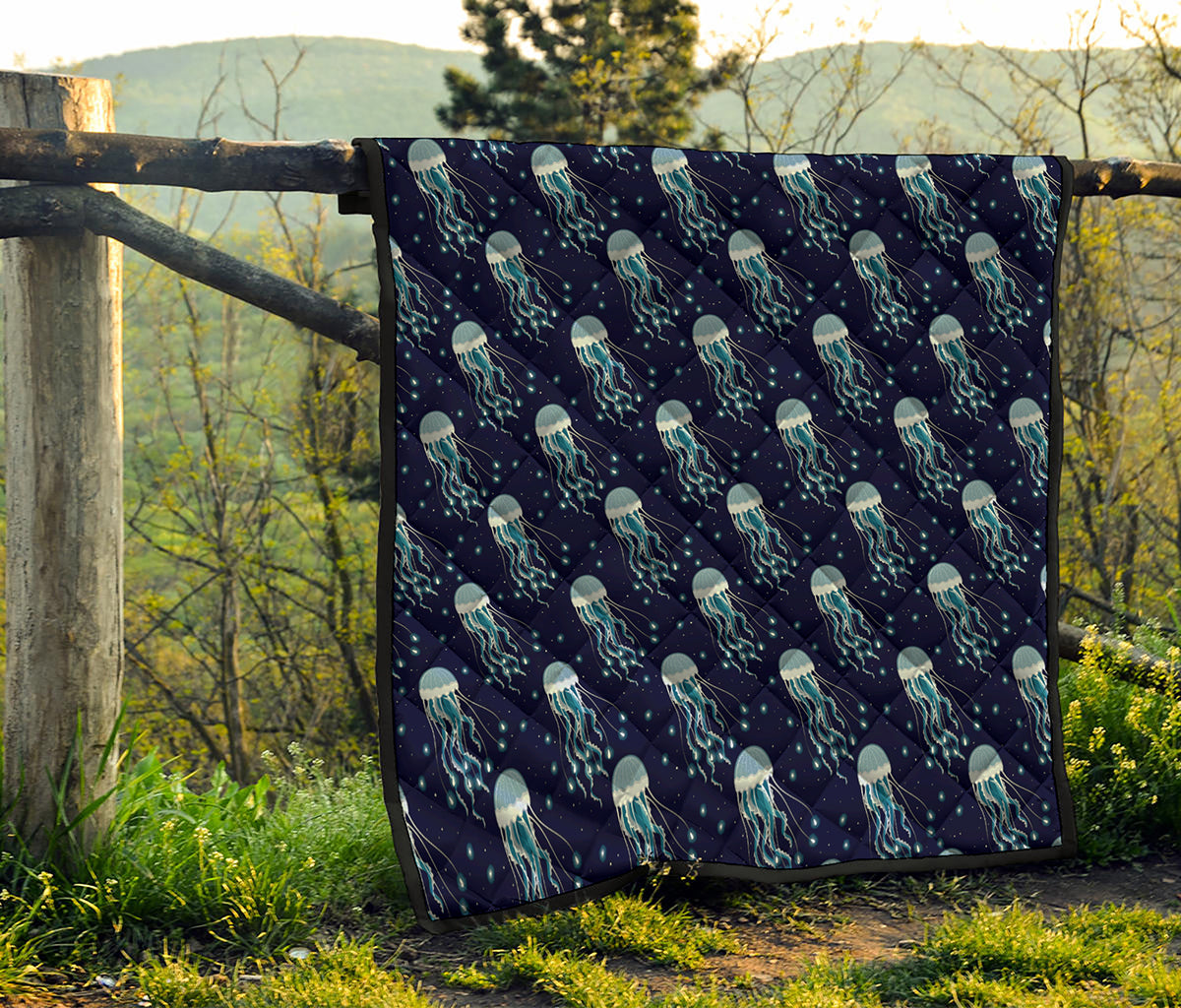 Glowing Jellyfish Pattern Print Quilt