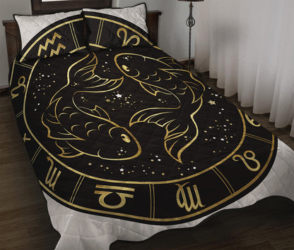 Gold And Black Pisces Sign Print Quilt Bed Set