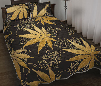 Gold Cannabis Leaf Pattern Print Quilt Bed Set