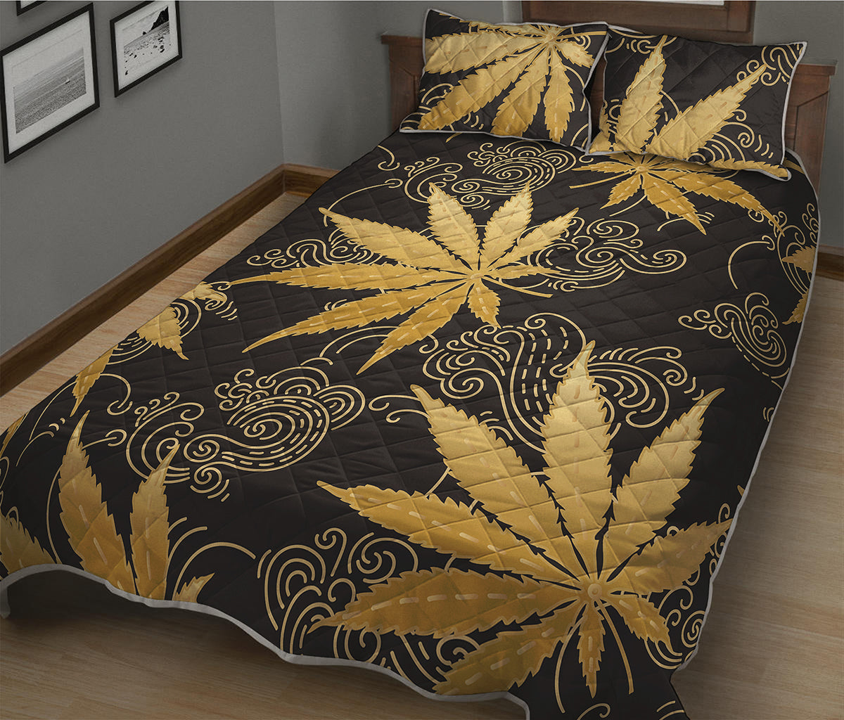 Gold Cannabis Leaf Pattern Print Quilt Bed Set