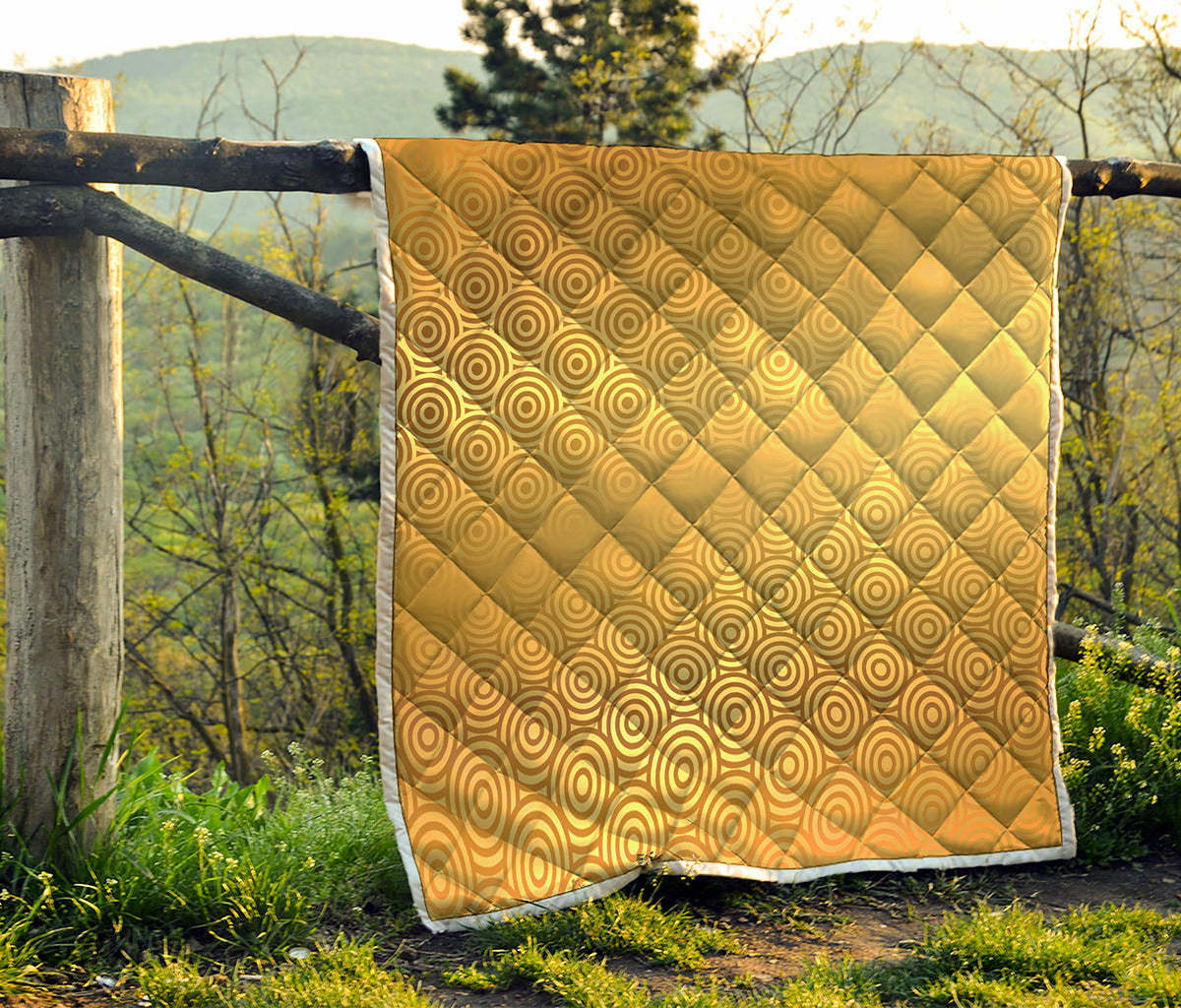 Gold Chinese Pattern Print Quilt