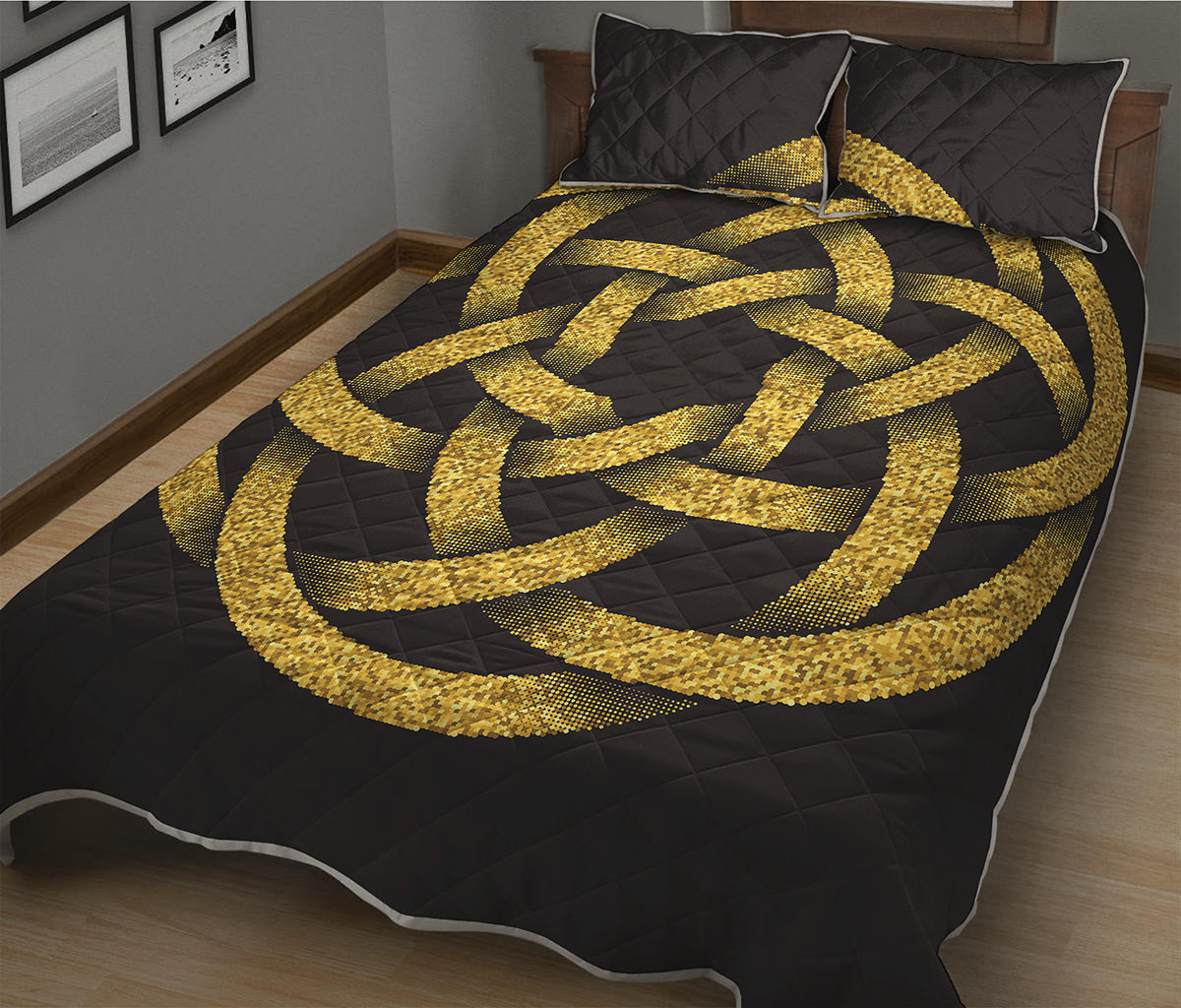 Gold Circle Celtic Knot Symbol Print Quilt Bed Set