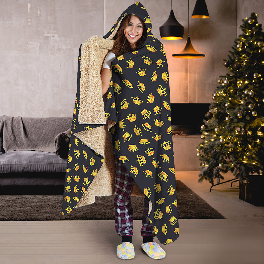 Gold Crown Pattern Print Hooded Blanket