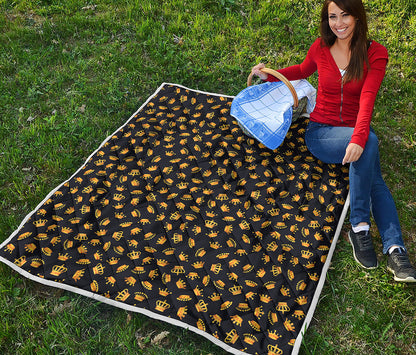 Gold Crown Pattern Print Quilt