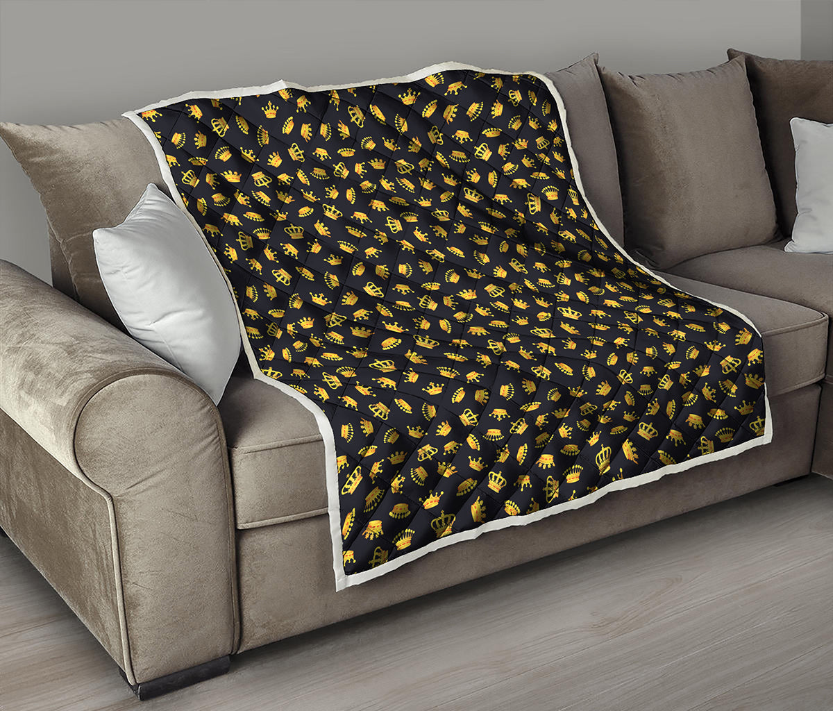 Gold Crown Pattern Print Quilt
