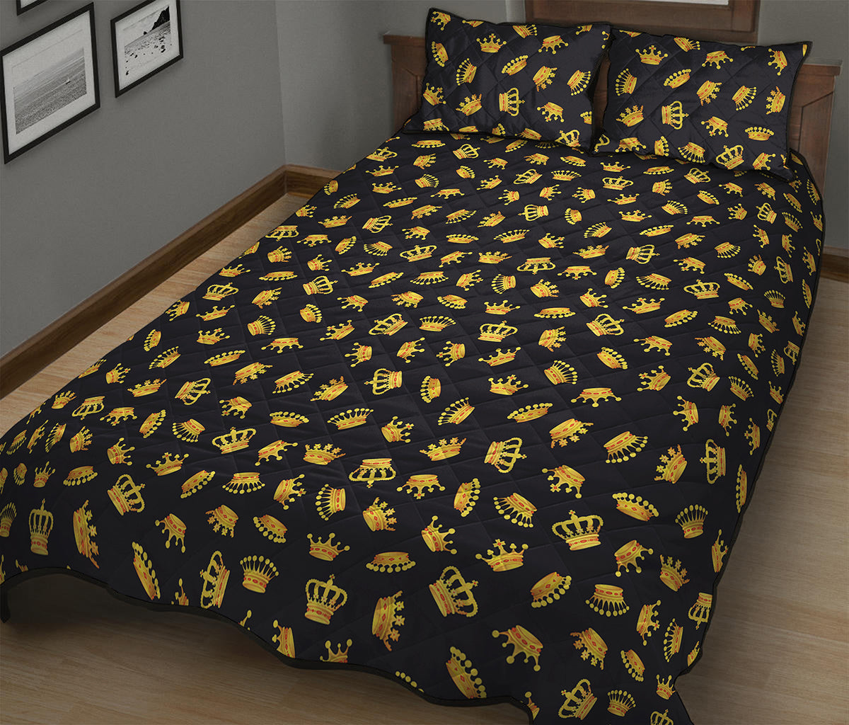 Gold Crown Pattern Print Quilt Bed Set