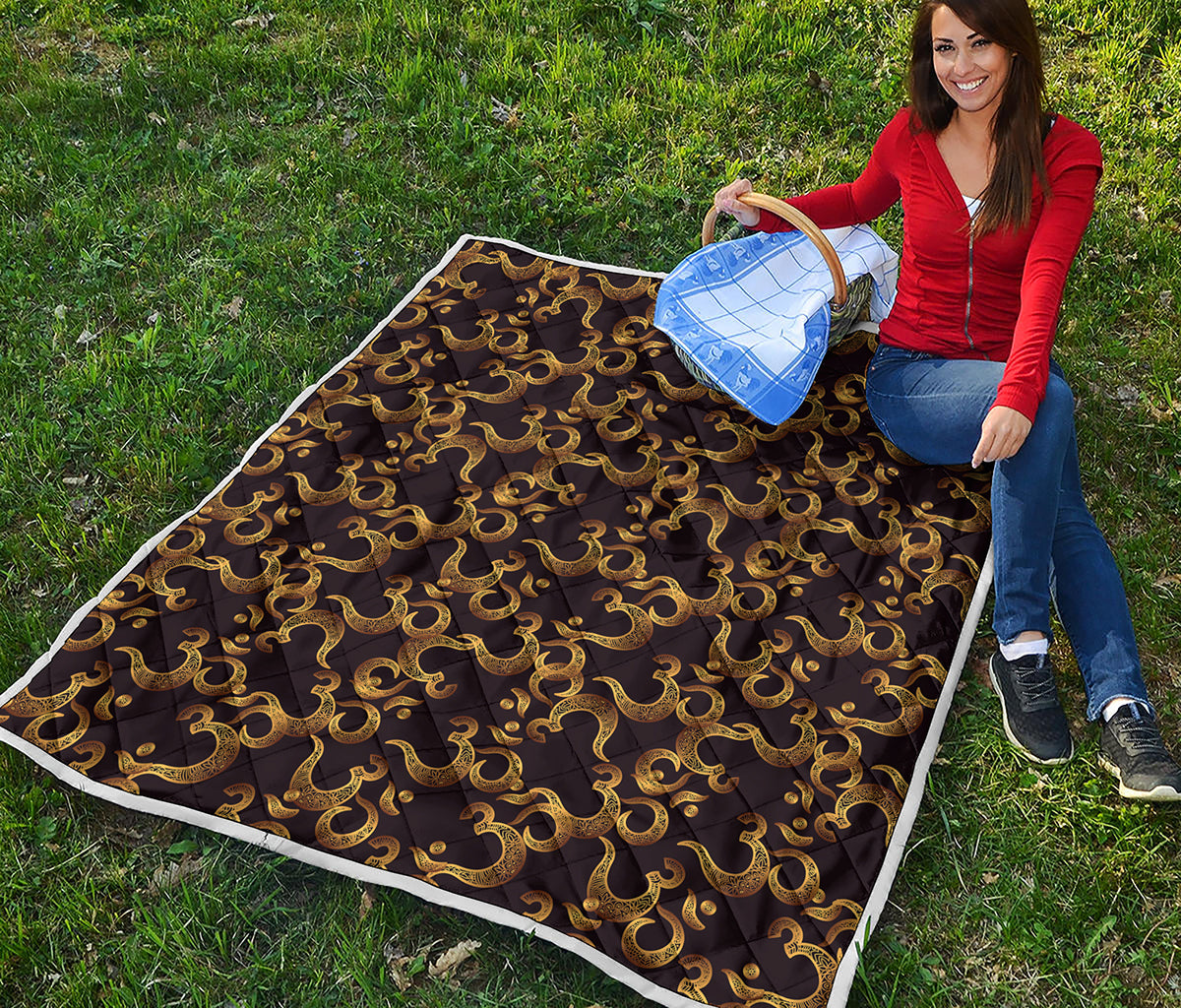 Gold Om Symbol Pattern Print Quilt