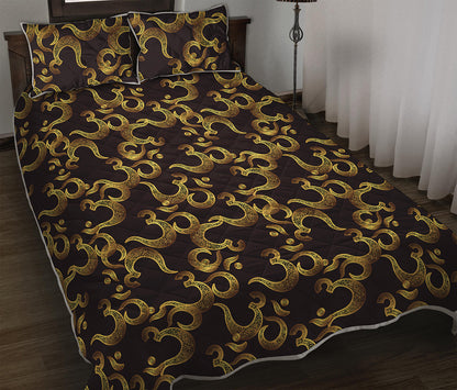 Gold Om Symbol Pattern Print Quilt Bed Set