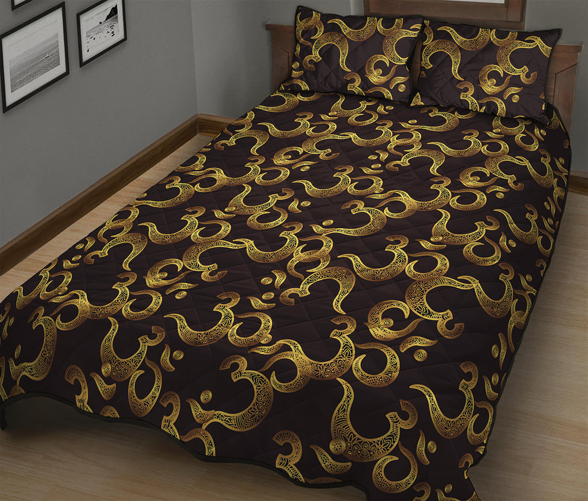 Gold Om Symbol Pattern Print Quilt Bed Set