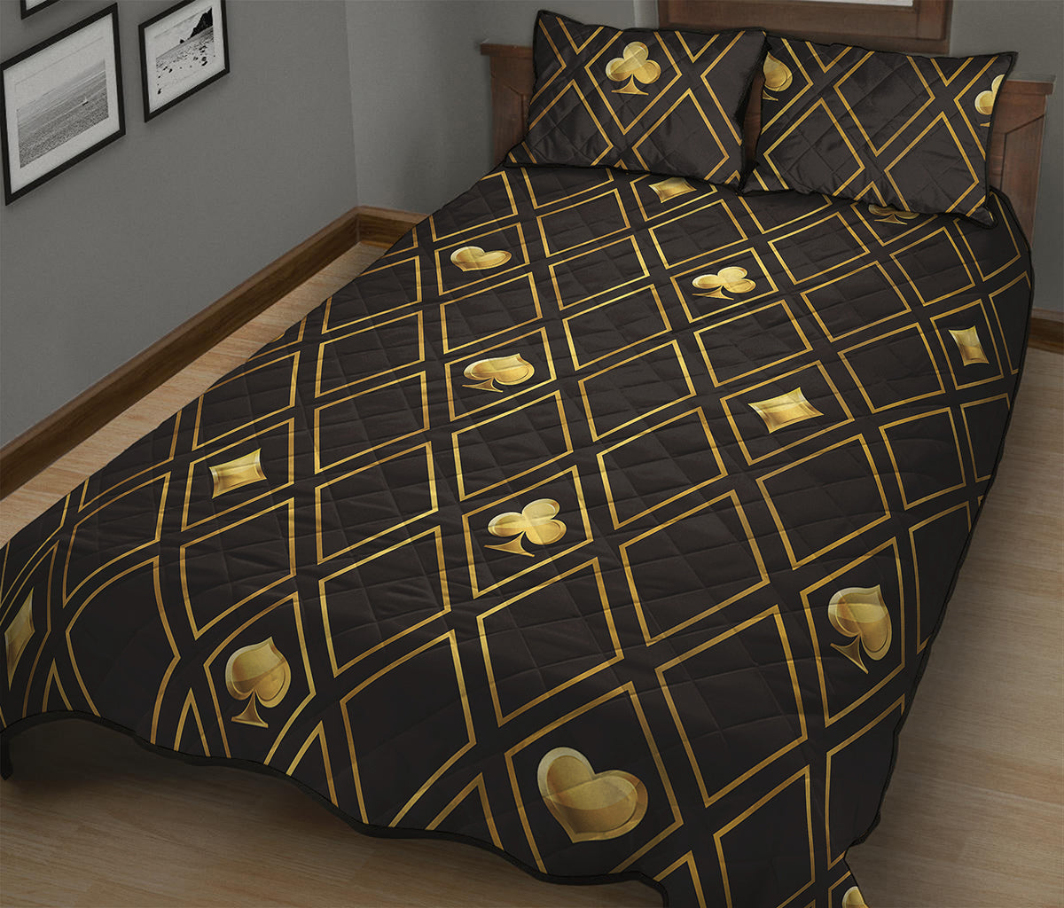 Gold Playing Card Suits Pattern Print Quilt Bed Set