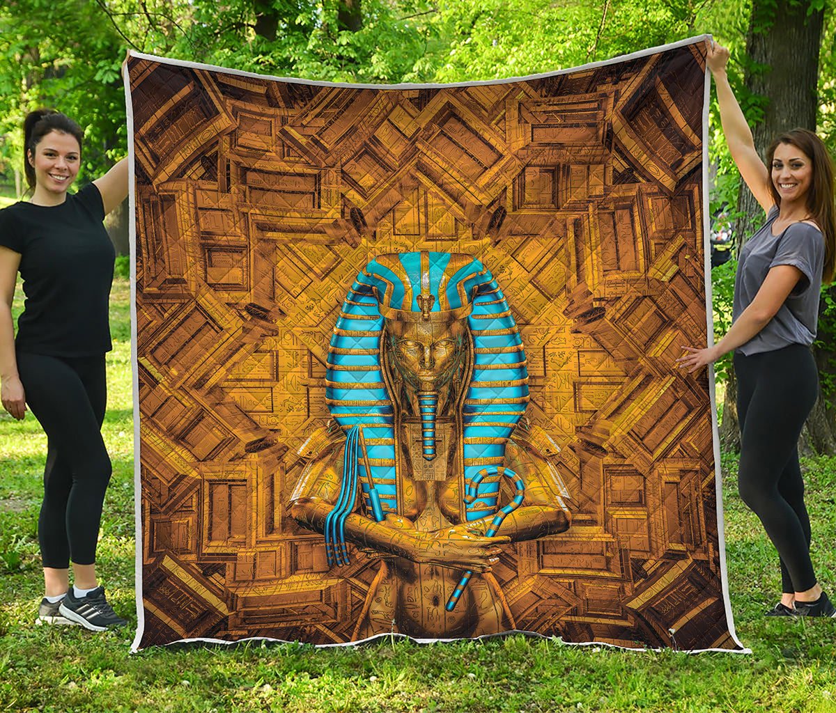 Golden Egyptian Pharaoh Print Quilt