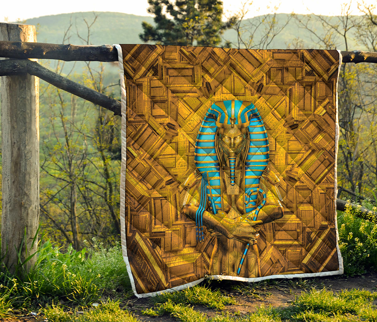 Golden Egyptian Pharaoh Print Quilt