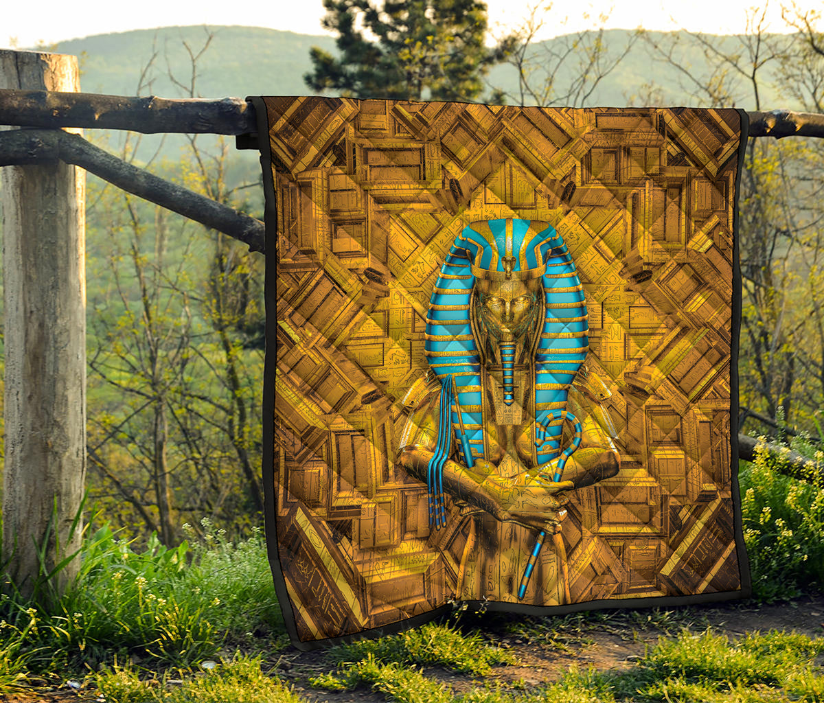 Golden Egyptian Pharaoh Print Quilt