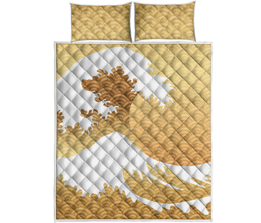 Golden Kanagawa Wave Print Quilt Bed Set