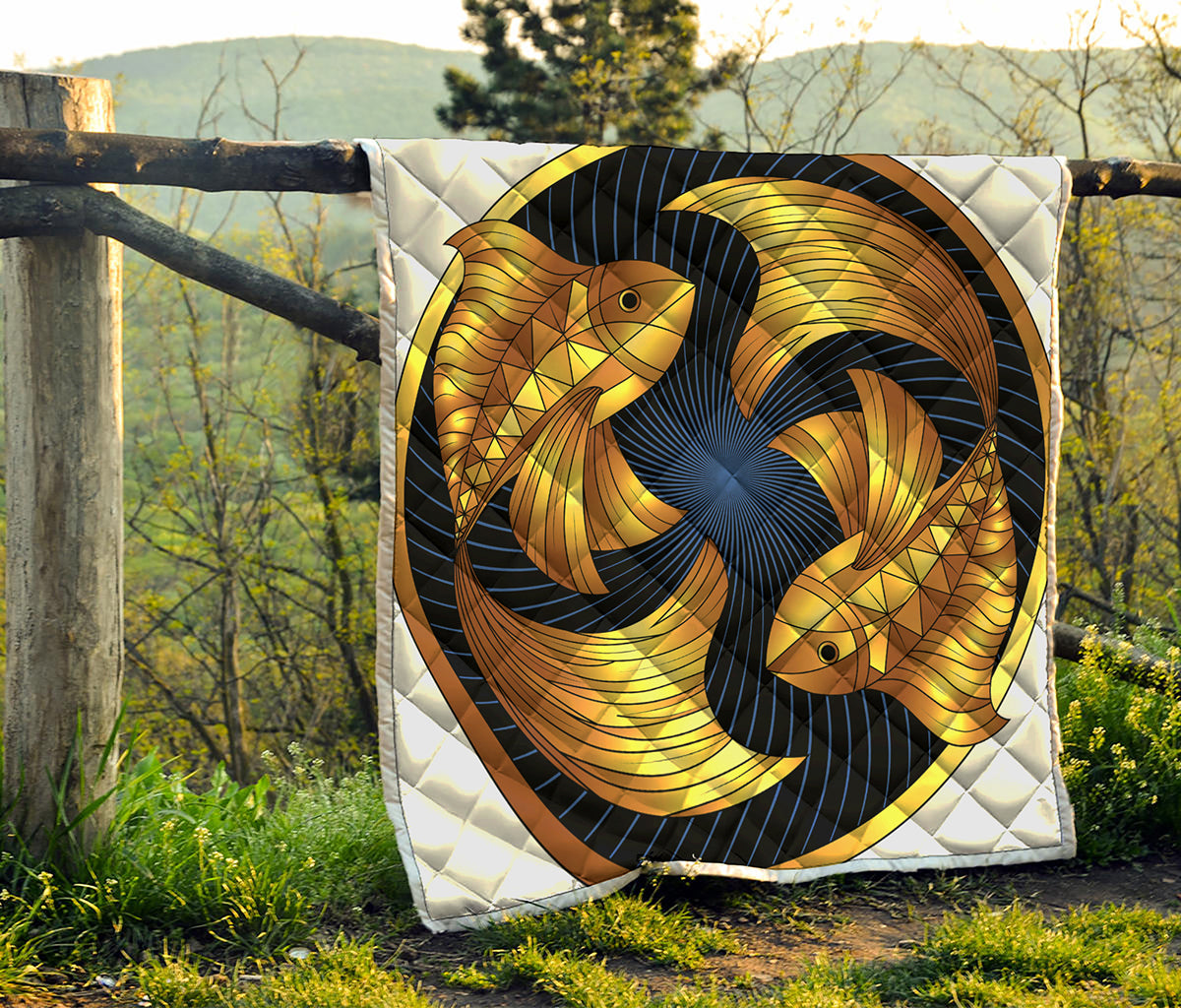 Golden Pisces Zodiac Sign Print Quilt