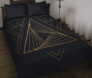 Golden Pyramid Print Quilt Bed Set