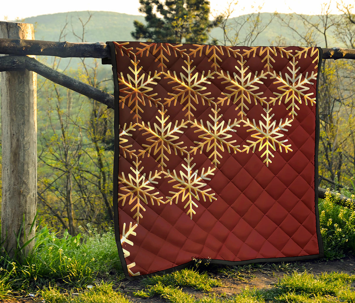 Golden Snowflake Print Quilt