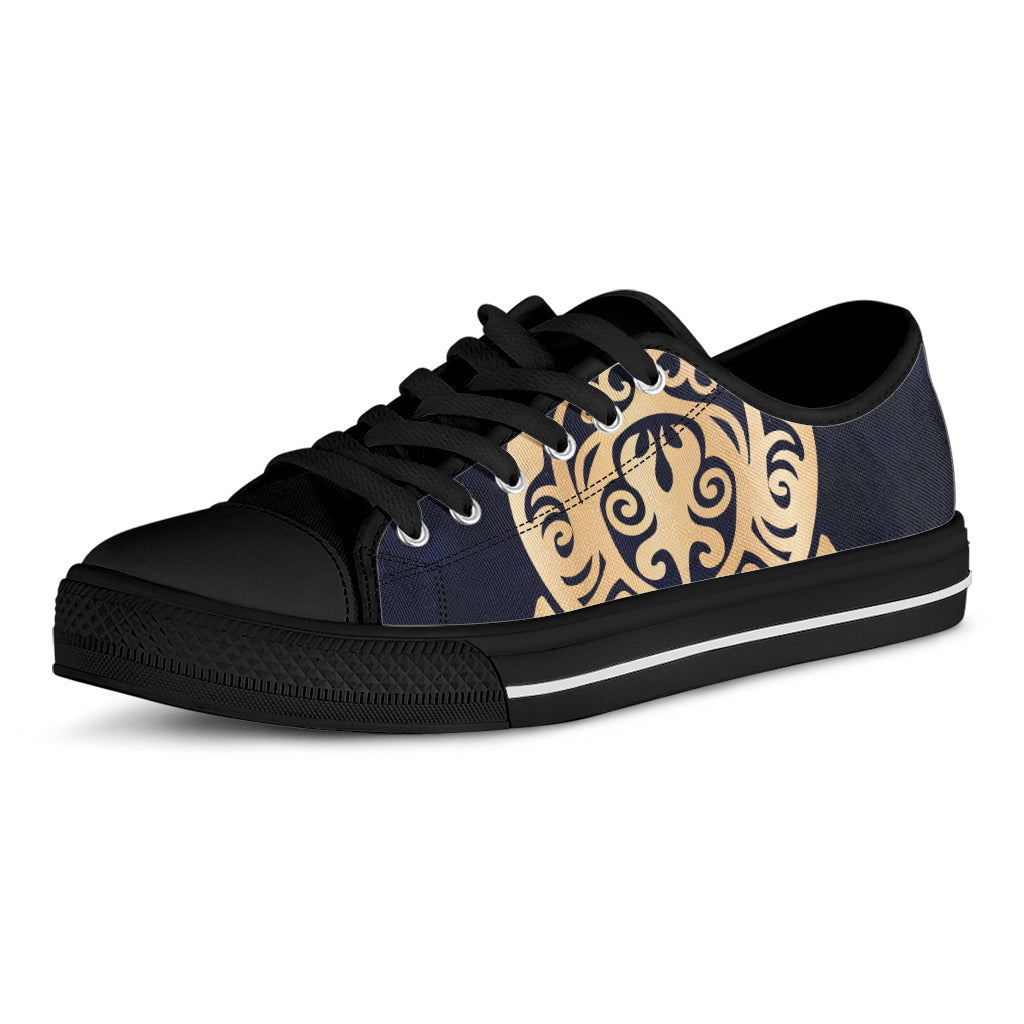Golden Tribal Sea Turtle Print Black Low Top Shoes 
