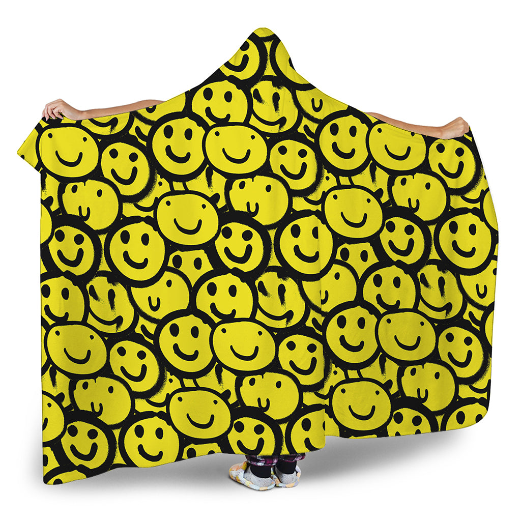 Graffiti Happy Emoji Pattern Print Hooded Blanket