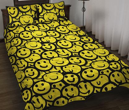 Graffiti Happy Emoji Pattern Print Quilt Bed Set