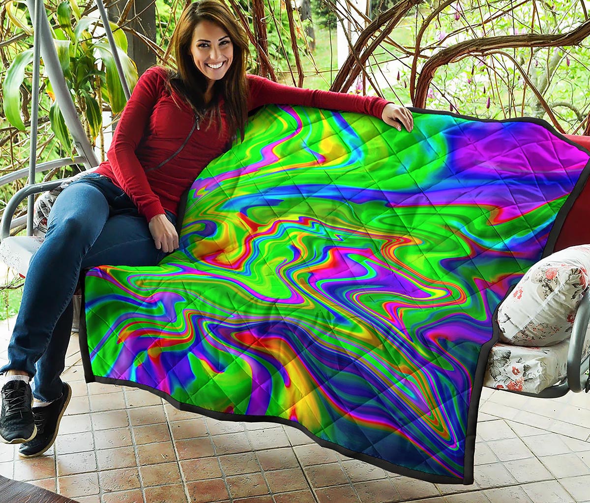 Green Abstract Liquid Trippy Print Quilt