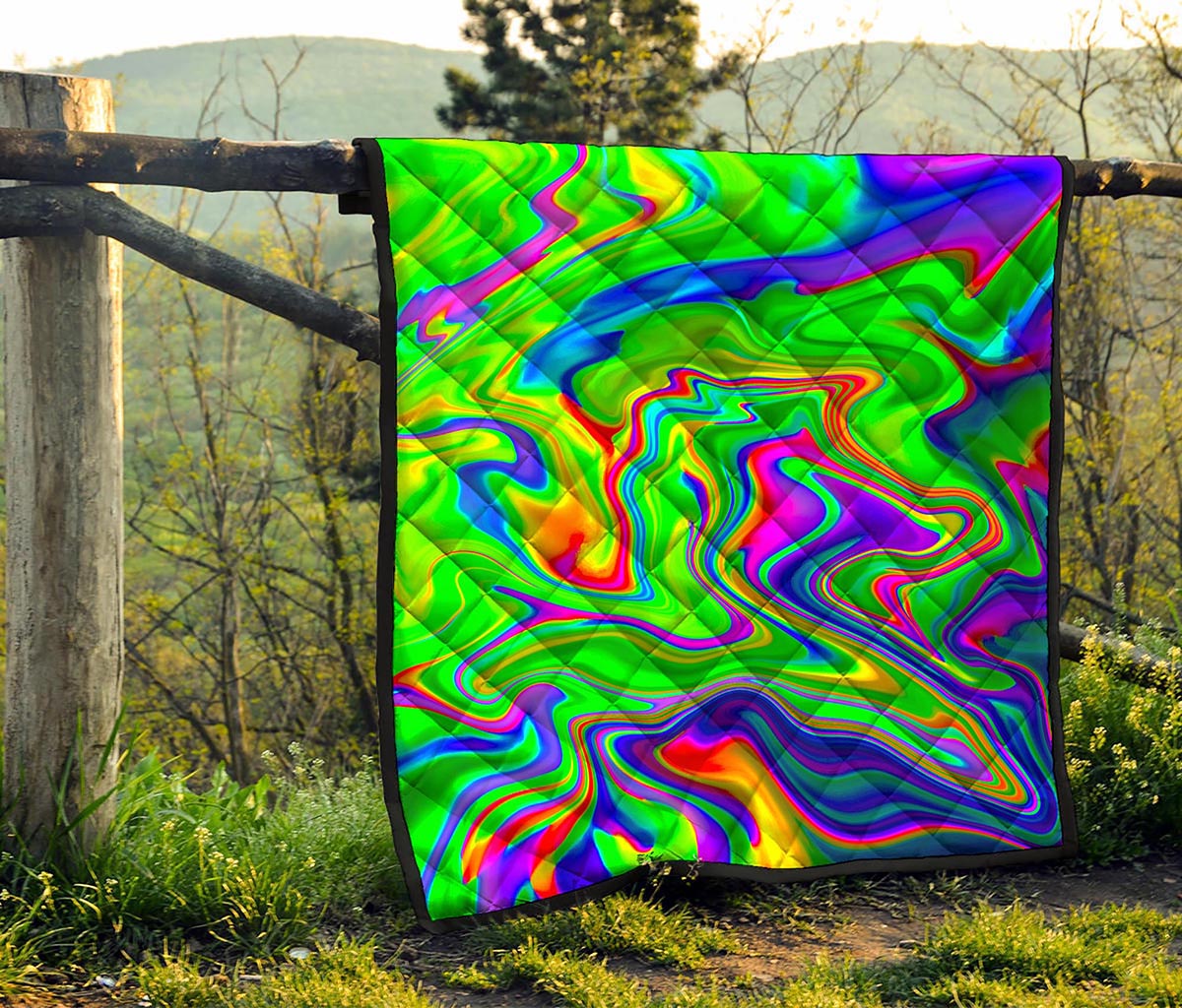 Green Abstract Liquid Trippy Print Quilt
