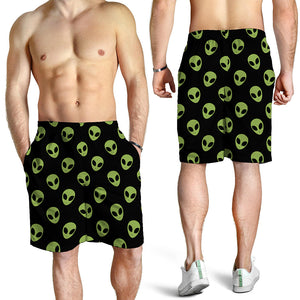 Green Alien Face Pattern Print Men's Shorts