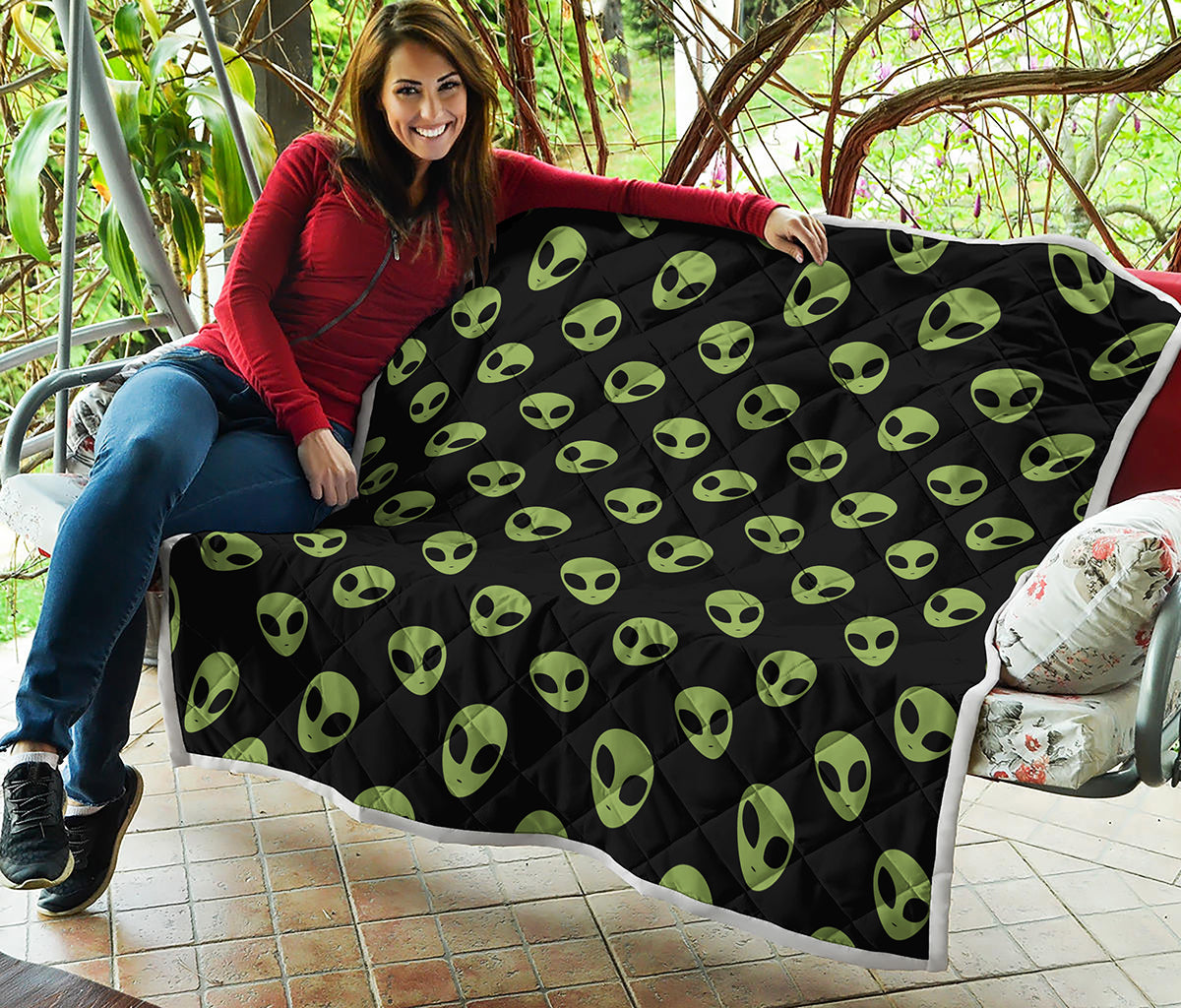 Green Alien Face Pattern Print Quilt