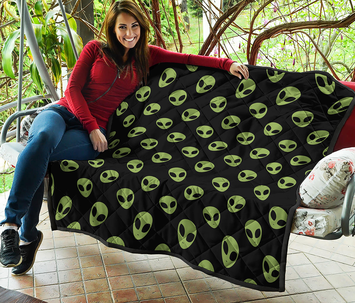 Green Alien Face Pattern Print Quilt