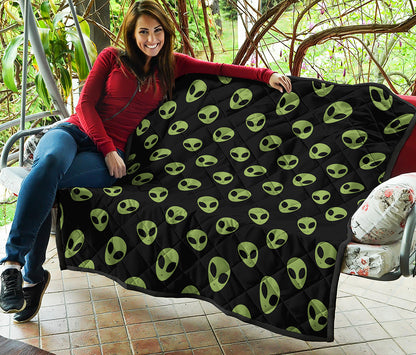 Green Alien Face Pattern Print Quilt